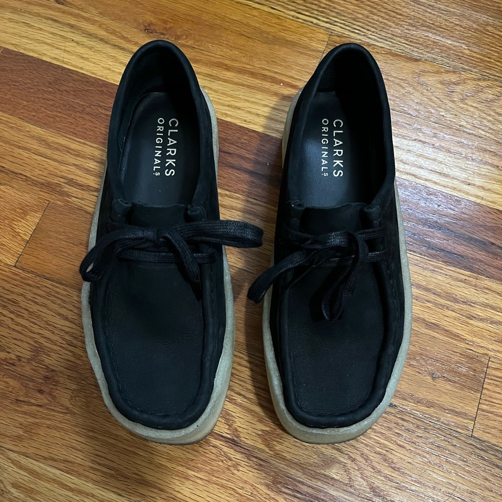 CLARKS WALLABEE CUP IN BLACK NUBUCK